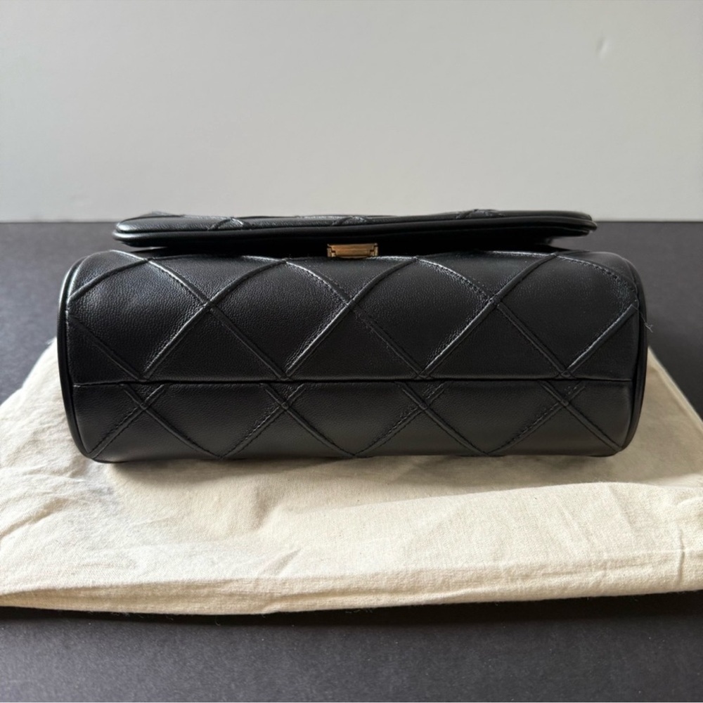 Tory Burch Black Crossbody Bag with Gold Chain - Picture 6 of 10